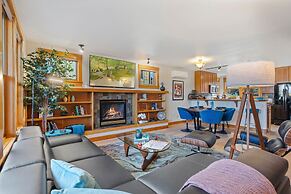 Sleek Condo - Near Park, Poudre River and Old Town