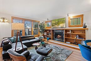 Sleek Condo - Near Park, Poudre River and Old Town