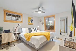 Sleek Condo - Near Park, Poudre River and Old Town