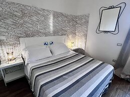 Onlyrooms I - Central camp; Secure Area