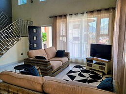 House Sleeps6-bbq-balcony-scenicmountainview