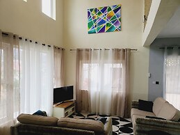 House Sleeps6-bbq-balcony-scenicmountainview