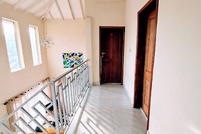 House Sleeps6-bbq-balcony-scenicmountainview