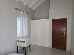 D S Residence Remarkable 3-bed House in Freetown