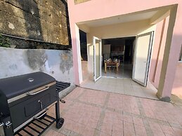 House Sleeps6-bbq-balcony-scenicmountainview