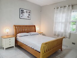 D S Residence Remarkable 3-bed House in Freetown