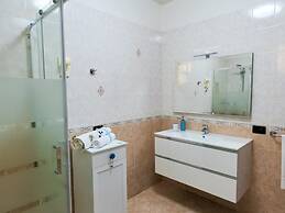 3809 Casa Selenella by Barbarhouse