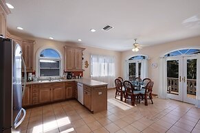 Dolphins Run 3 Bedroom Home by RedAwning