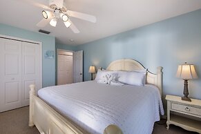 Dolphins Run 3 Bedroom Home by RedAwning