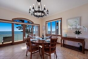 Dolphins Run 3 Bedroom Home by RedAwning