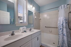 Dolphins Run 3 Bedroom Home by RedAwning