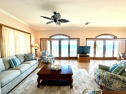 Dolphins Run 3 Bedroom Home by RedAwning