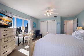 Dolphins Run 3 Bedroom Home by RedAwning