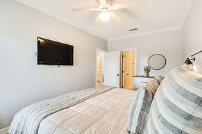 Orange Beach Waterfront Condo w/ Pool Access!