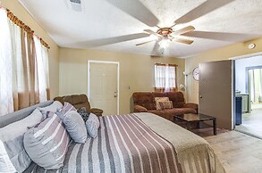 Cozy Vicksburg Home w/ Patio ~ 1 Mi to Riverfront!