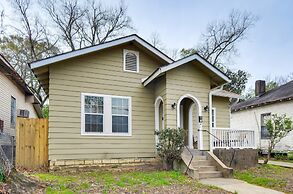 Cozy Vicksburg Home w/ Patio ~ 1 Mi to Riverfront!