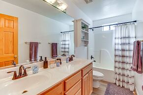 Pet-friendly Cabin w/ Fire Pit in Pinetop!