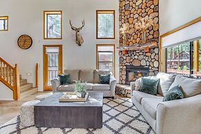 Pet-friendly Cabin w/ Fire Pit in Pinetop!