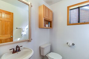 Pet-friendly Cabin w/ Fire Pit in Pinetop!