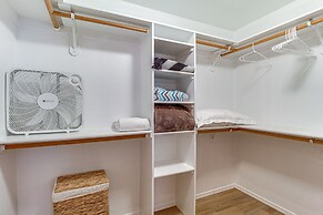 Pet-friendly Cabin w/ Fire Pit in Pinetop!