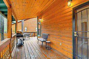 Pet-friendly Cabin w/ Fire Pit in Pinetop!