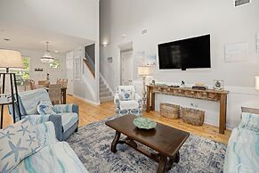 1317 Laurel Grove 3 Bedroom Home by RedAwning