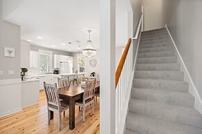 1317 Laurel Grove 3 Bedroom Home by RedAwning