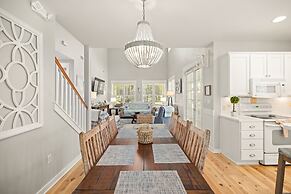 1317 Laurel Grove 3 Bedroom Home by RedAwning