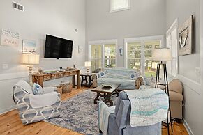 1317 Laurel Grove 3 Bedroom Home by RedAwning