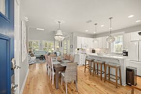 1317 Laurel Grove 3 Bedroom Home by RedAwning