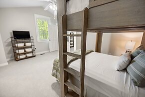 1317 Laurel Grove 3 Bedroom Home by RedAwning