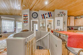 Ruidoso Mountain Cabin w/ Deck, 1 Mi to Hiking