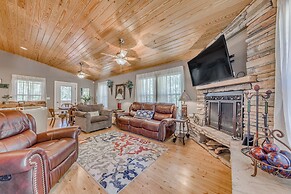 Ruidoso Mountain Cabin w/ Deck, 1 Mi to Hiking