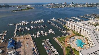 The Moorings 103 3 Bedroom Condo by RedAwning