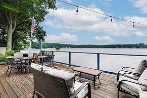 Classic Waterfront Home on Lake Maspenock w/ Grill