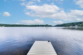 Classic Waterfront Home on Lake Maspenock w/ Grill