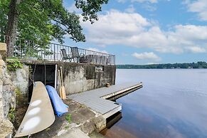 Classic Waterfront Home on Lake Maspenock w/ Grill