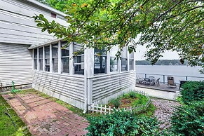 Classic Waterfront Home on Lake Maspenock w/ Grill