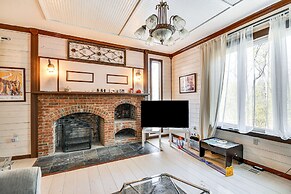 Sunroom & Decks: Family Home in Tallassee!