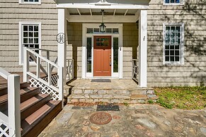 Sunroom & Decks: Family Home in Tallassee!
