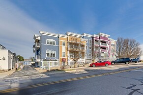 Idyllic New Buffalo Condo: Walk to Beach & Shops!