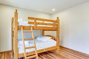 Forest-view Deck & Fire Pit: Poconos Escape!