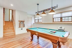 Forest-view Deck & Fire Pit: Poconos Escape!