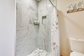 Forest-view Deck & Fire Pit: Poconos Escape!