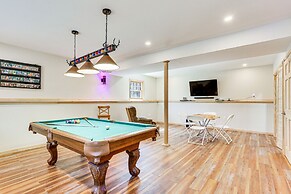 Forest-view Deck & Fire Pit: Poconos Escape!