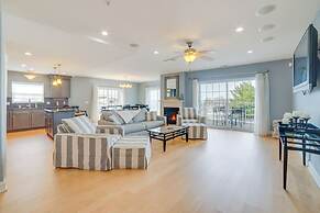 Charming New Buffalo Condo: Walk to Lake Michigan!