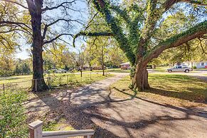 Charming Satsuma Home ~ 14 Mi to Mobile!