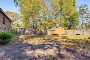 Charming Satsuma Home ~ 14 Mi to Mobile!