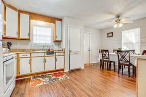 Charming Satsuma Home ~ 14 Mi to Mobile!