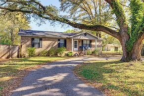 Charming Satsuma Home ~ 14 Mi to Mobile!